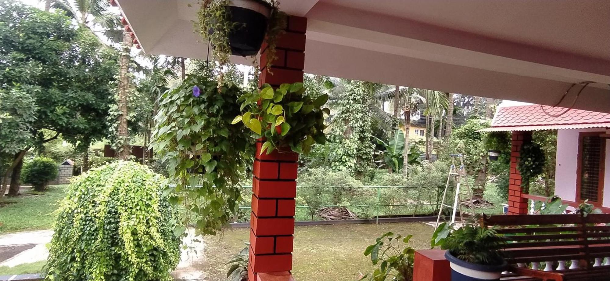 Runnin Airport - Homestay Gurpur Екстериор снимка