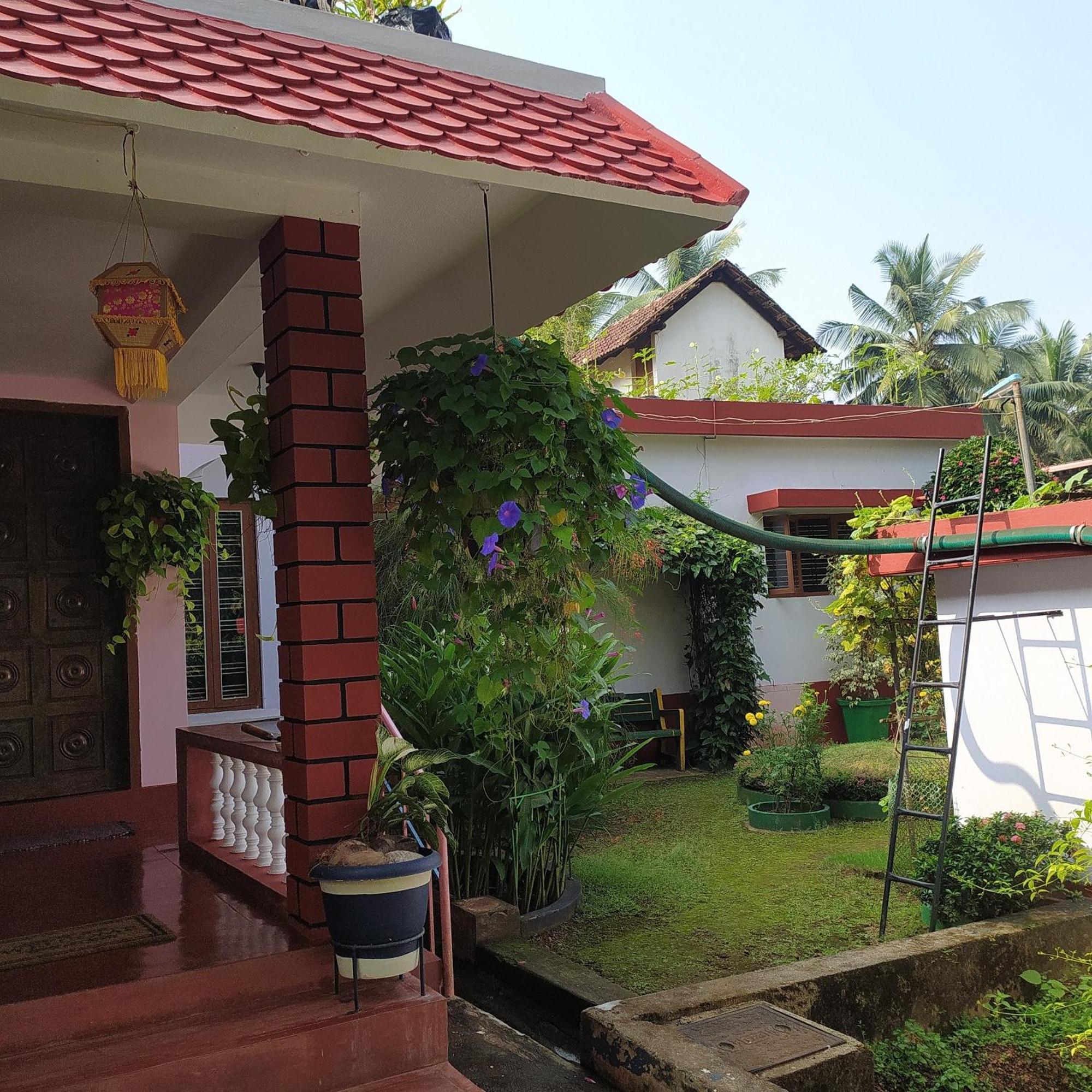 Runnin Airport - Homestay Gurpur Екстериор снимка